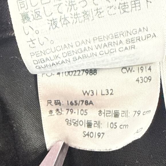 LEVI'S Shaping Curvy Stretch Mid-Rise Dark Wash Black Denim Jeans Women's 31‎ - Picture 8 of 10